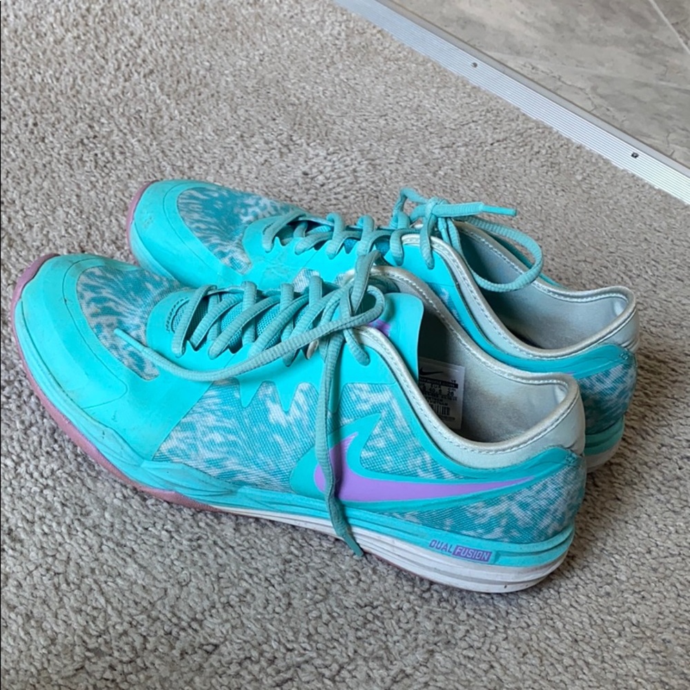 Nike shoes size 9